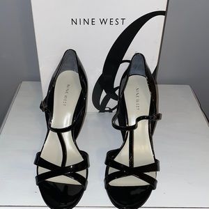 Nine West Black Patent Heels Size 8. EUC